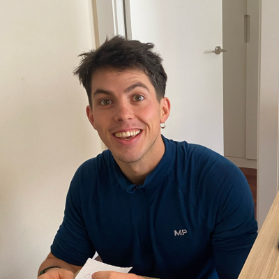 Jesús bahamonde, copywriter de bata blanca